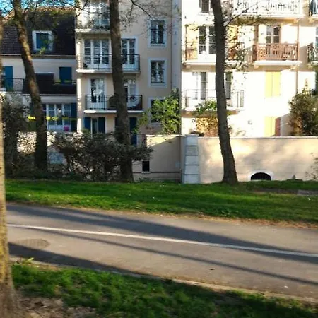 Chaleureux Studio Proche De Paris / Disney Bailly-Romainvilliers